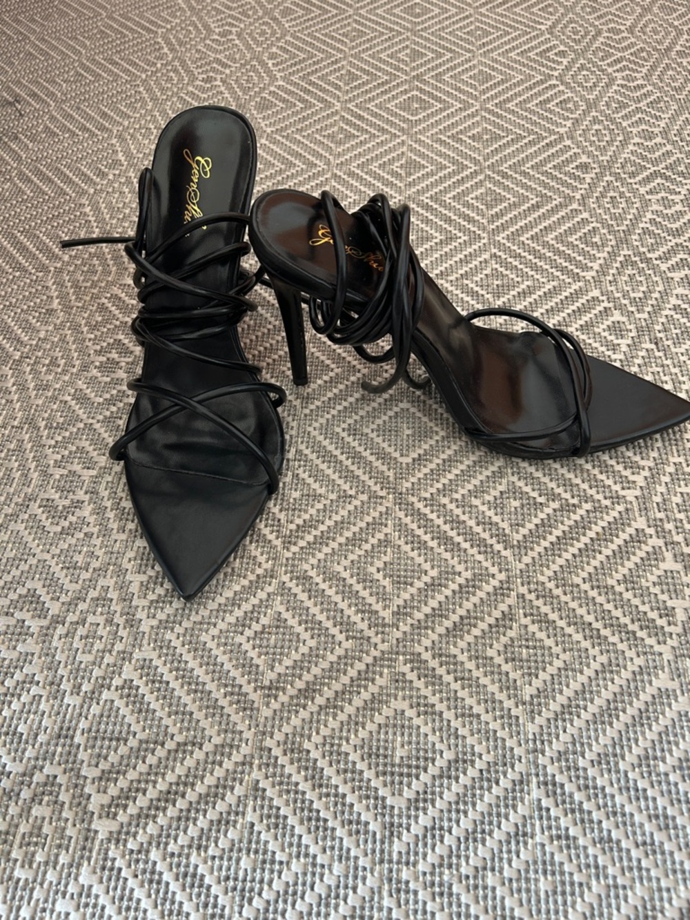 Genshuo Black Pointed Strappy Stiletto Heels with Wrap Ties